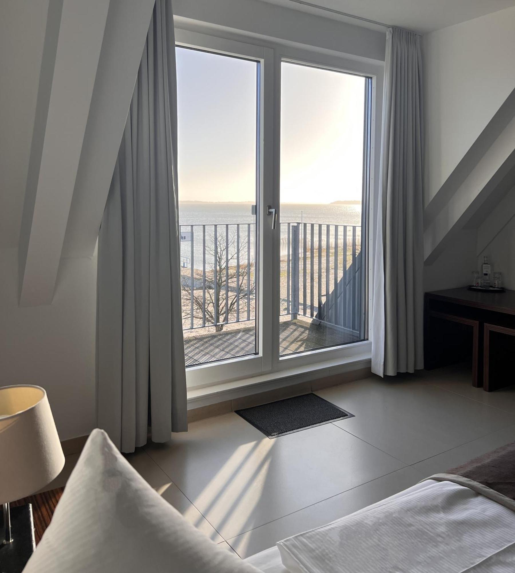 Strandhotel Dranske Buitenkant foto